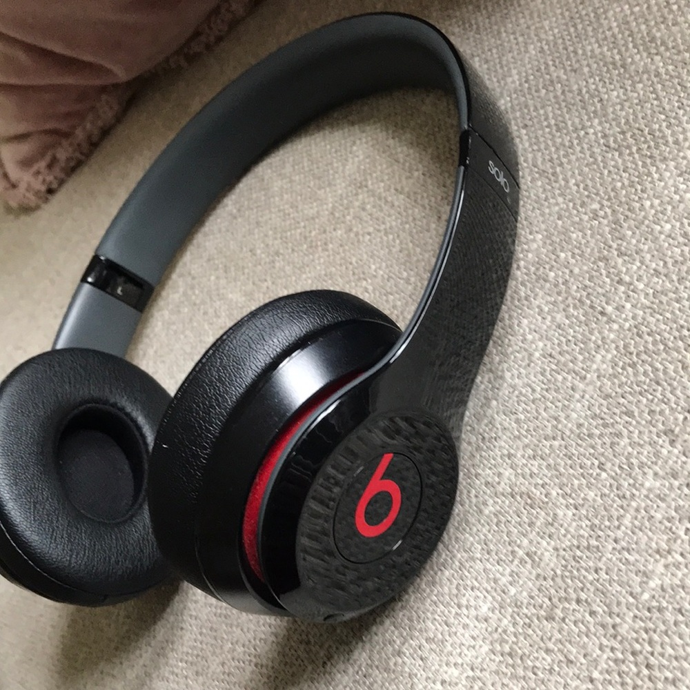 Beats Solo 2 wireless headphones